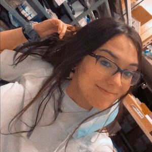 Meet your Posher, Alexis